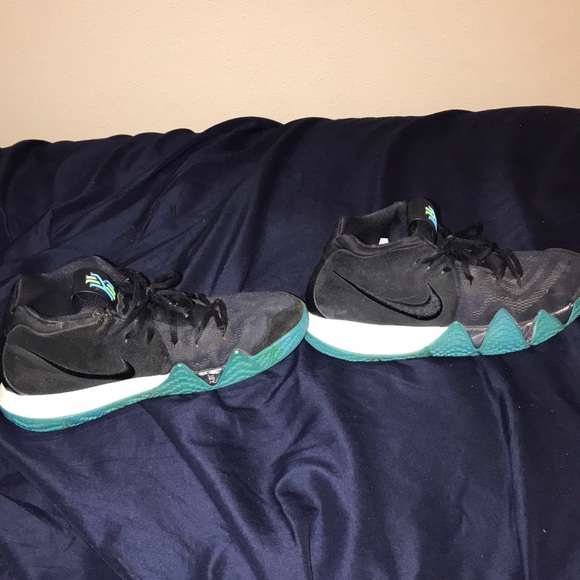 Nike Kyrie 4 basketball shoe! - Picture 4 of 5